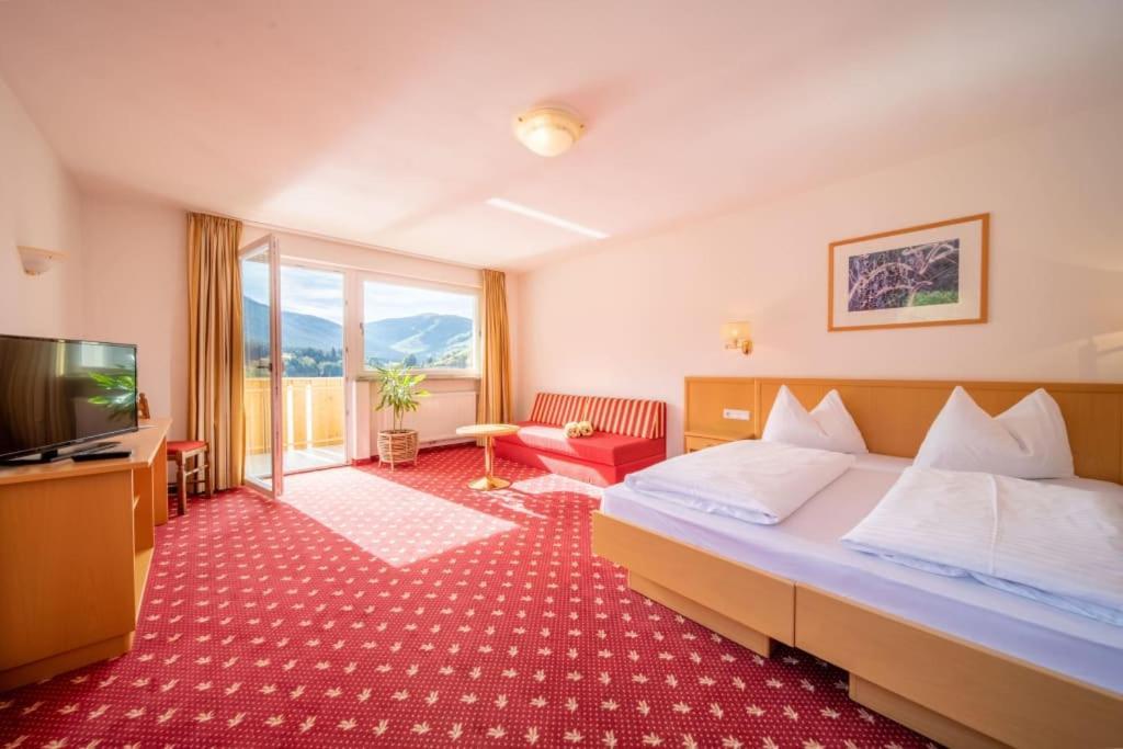 Hotel Seehof Monguelfo-Tesido / Welsberg-Taisten Exterior photo